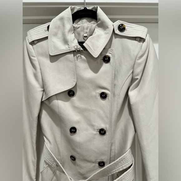Zara double breasted trench coat. Size XS. Beige and gold hardware detailing. - Picture 3 of 15